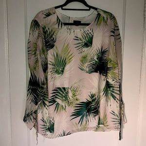 Vince Camuto Tropical Long sleeve Blouse 🌴
